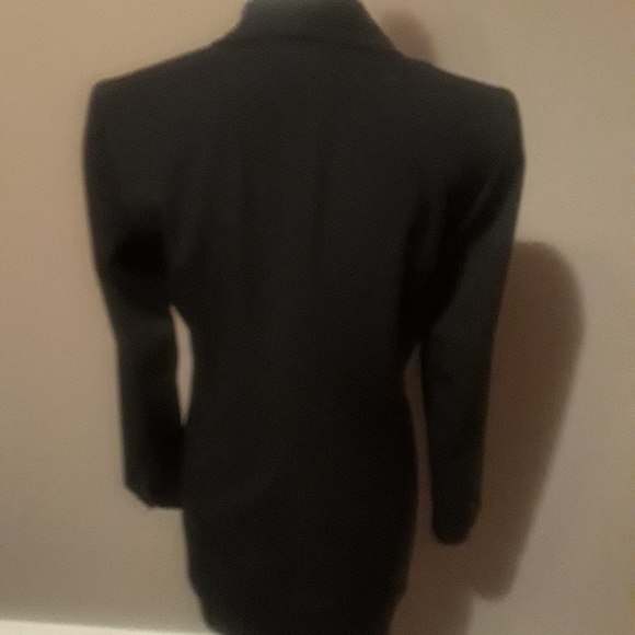 Meet your Posher, Felicia - Picture 3 of 5